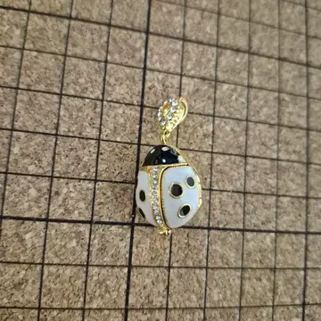 텐도무시 (천도벌레) 네잎 클로버 목걸이 펜던트 달걀 모양 행운의 상징