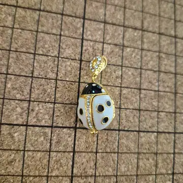 텐도무시 (천도벌레) 네잎 클로버 목걸이 펜던트 달걀 모양 행운의 상징