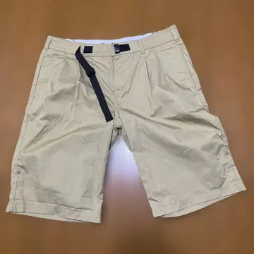 베이지색 짧은 바지 사이즈 36