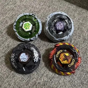 메탈 파이트 베이블레이드 4종 세트 (일본 국내판)