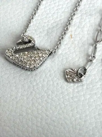 가격 인하 불가 SWAROVSKI(스와로브스키) 목걸이 스완