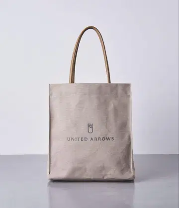 UNITED ARROWS 베이지 로고 토트백 M