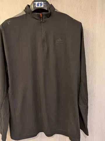 adidas 블랙 하프 지퍼 셔츠
