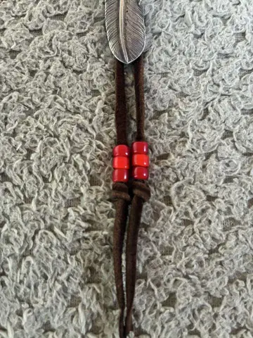 앤티크 화이트 하츠 1줄 47cm 정도