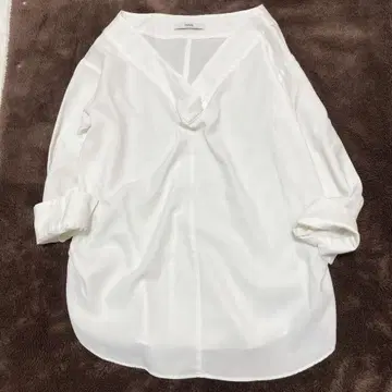 토널 레이어드 V넥 블라우스 화이트 사이즈 38 코튼 일본제
