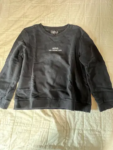 A.P.C. 블랙 스웨터