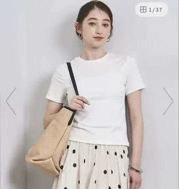 유나이티드 애로우즈 소프트 핏 티셔츠