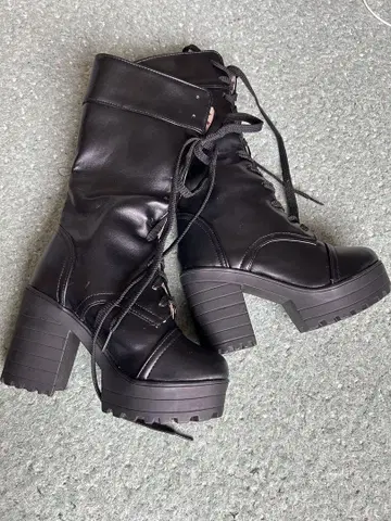 레이스업 부츠