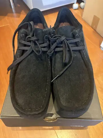 미사용 새상품 클락스 Wallabee GTX 블랙 스웨이드