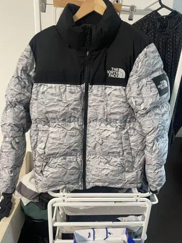 새상품급 한국 한정판 THE NORTH FACE 다운 자켓 페이퍼 눕시