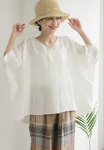 린넨 주름 소매 V넥 블라우스