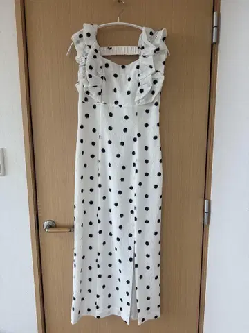 도트 무늬 프릴 캐미 원피스