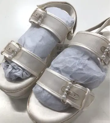 란다 펄 버클 스포츠 샌들 화이트 M