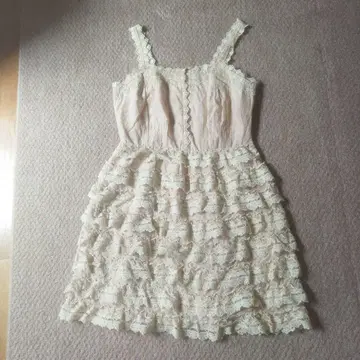 아이보리 노스 무릎 길이 원피스