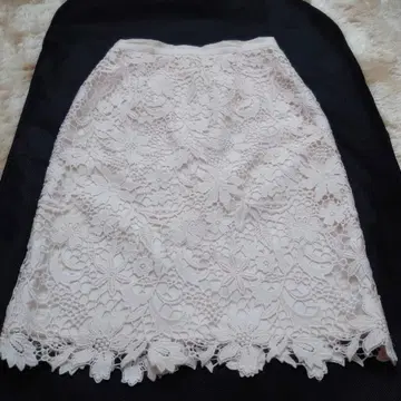 JUSGLITTY 레이스 타이트 스커트 아이보리