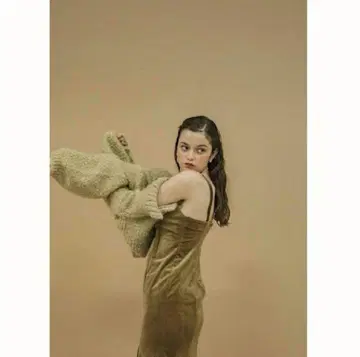 새 제품 미사용 pinue 피누에 벨로아 슬릿 캐미 원피스 브라운