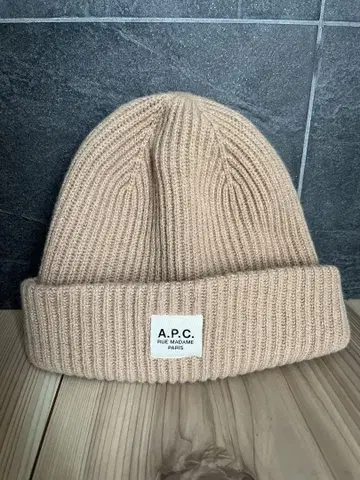 A.P.C. 베이지 니트 모자 사이즈 2