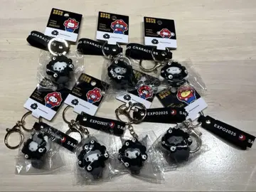 검은 미야쿠미야쿠 산리오 모노크로 키링 세트 (7종 세트)