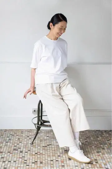 HAND ROOM WOMENS 크루넥 T셔츠