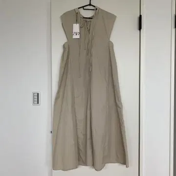 ZARA 슬리브리스 원피스 S 사이즈 베이지 ₩7,990