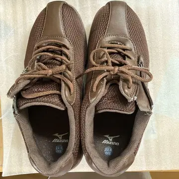 미즈노 브라운 신발 22.5cm EEE