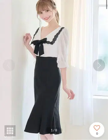 Tika 화이트 블랙 프릴 소매 리본 포함 드레스