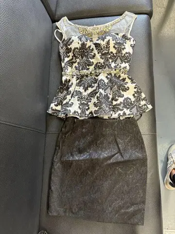 ROBE de FLEURS 페플럼 미니 원피스 S