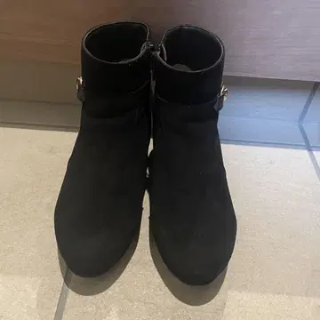 블랙 스웨이드 MAJESTIC LEGON 블랙 앵클부츠