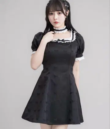 pium 목걸이 장식 코튼 프릴 드레스 원피스