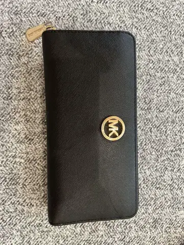 Michael Kors 블랙 접이식 지갑