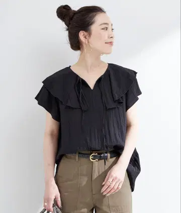 프릴 블랙 반팔 블라우스