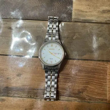 SEIKO 솔라 손목시계 날짜 표시