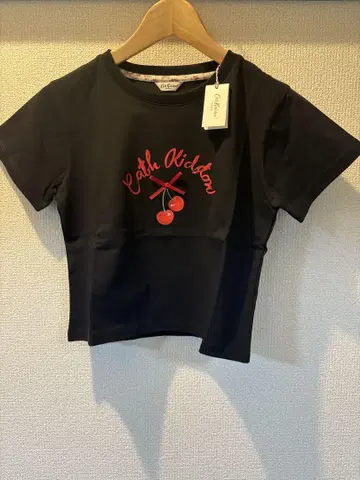 캐스 키드슨 블랙 T
