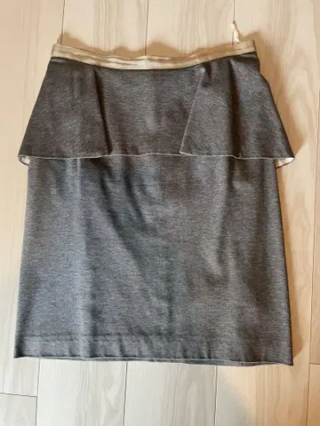 grintmati 프릴 장식 그레이 타이트 스커트