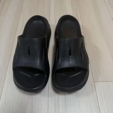 호카 오네오네 ORA 리커버리 슬라이드 3 28cm