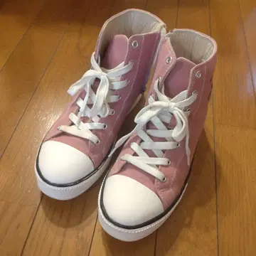 LOVETOXIC 핑크 하이컷 스니커즈