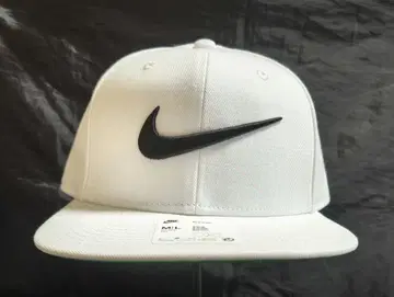 NIKE PRO SWOOSH SNAPBACK CAP FV5522 미사용