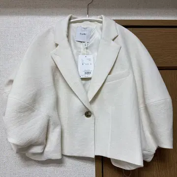 CLANE 화이트 벌룬 슬리브 테일러드 자켓