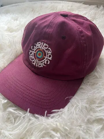 베드램 bedlam 새상품급 버건디 자수 TARGET cap