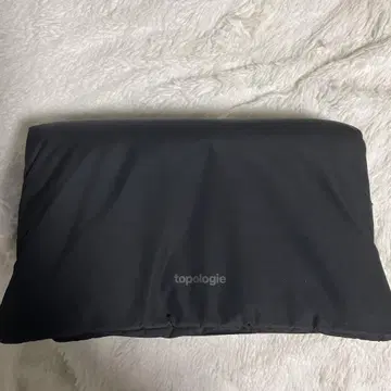 topologie (토폴로지) | A-Frame Bag Medium
