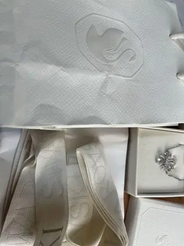 Swarovski Volta: Pend Bow 목걸이