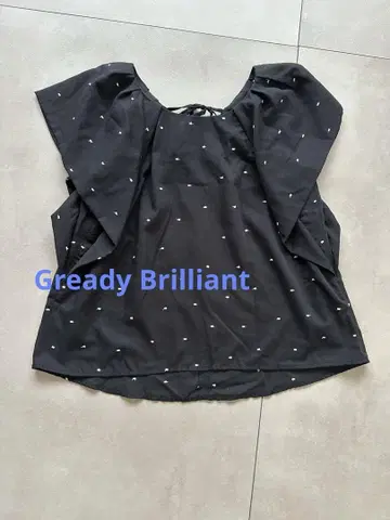 Gready Brilliant 도트 자수 프릴 프렌치 슬리브 블라우스