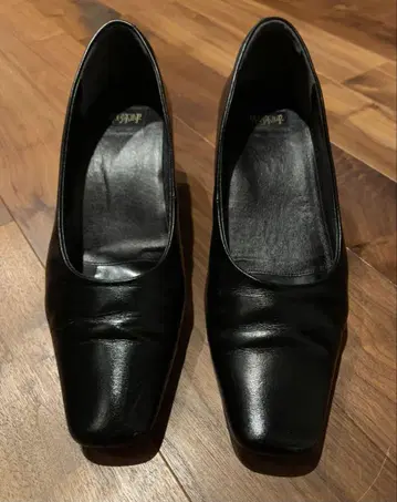 히미코 24cm 펌프스 가죽 신발 블랙 검정 새상품급 일본제