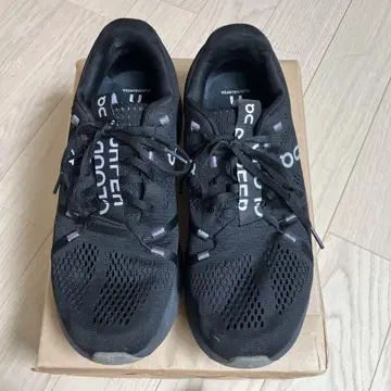 On 러닝화 블랙 27cm