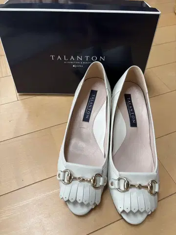 다이애나 TALANTON 화이트 오픈토 신발