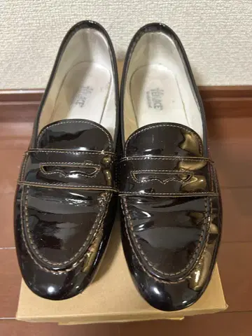 La Tenace 에나멜 브라운 로퍼