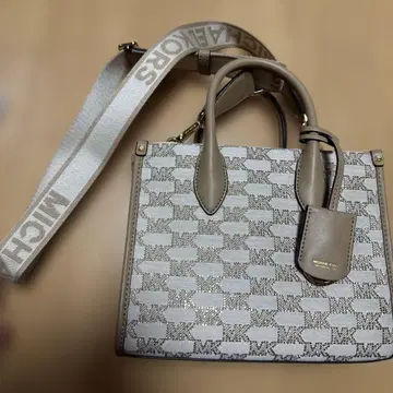 MICHAEL KORS 로고 프린트 숄더백