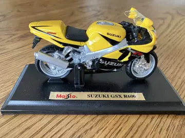 Maisto SUZUKI GSX R600 1:18