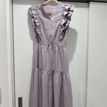 [세탁 가능] 숄더 프릴 티어드 원피스