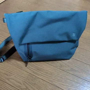 미레스트 숄더백 MILESTO